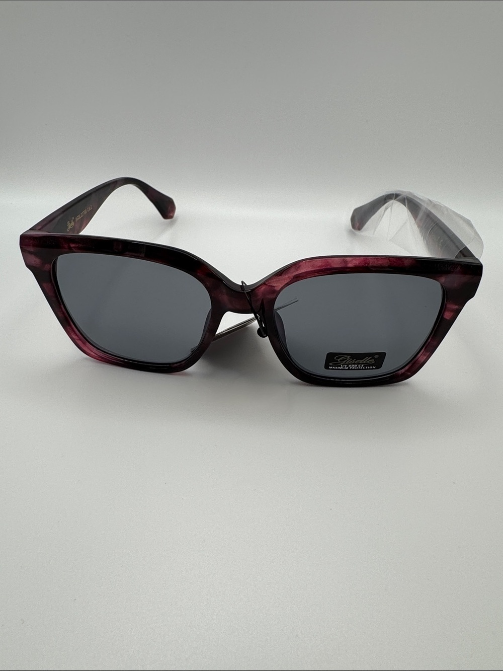 Stylish Women's Cat-Eye Sunglasses in Maroon